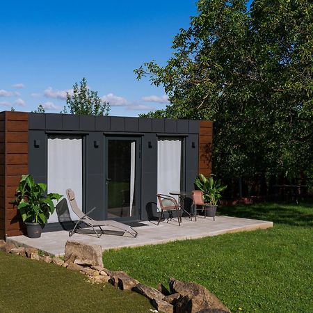 Апартаменты Tiny House Mezi Sklepy Kobyli Экстерьер фото