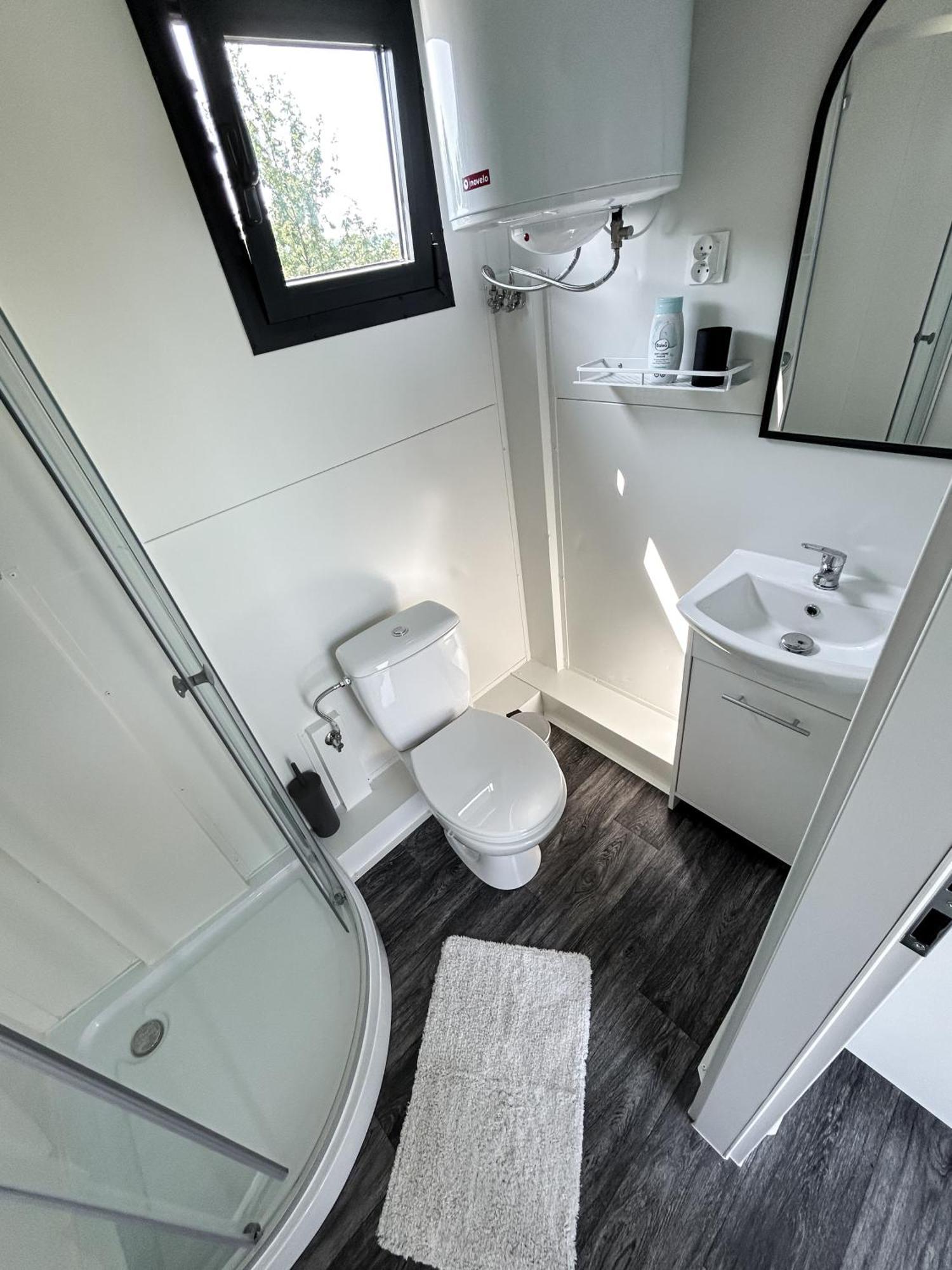 Апартаменты Tiny House Mezi Sklepy Kobyli Экстерьер фото