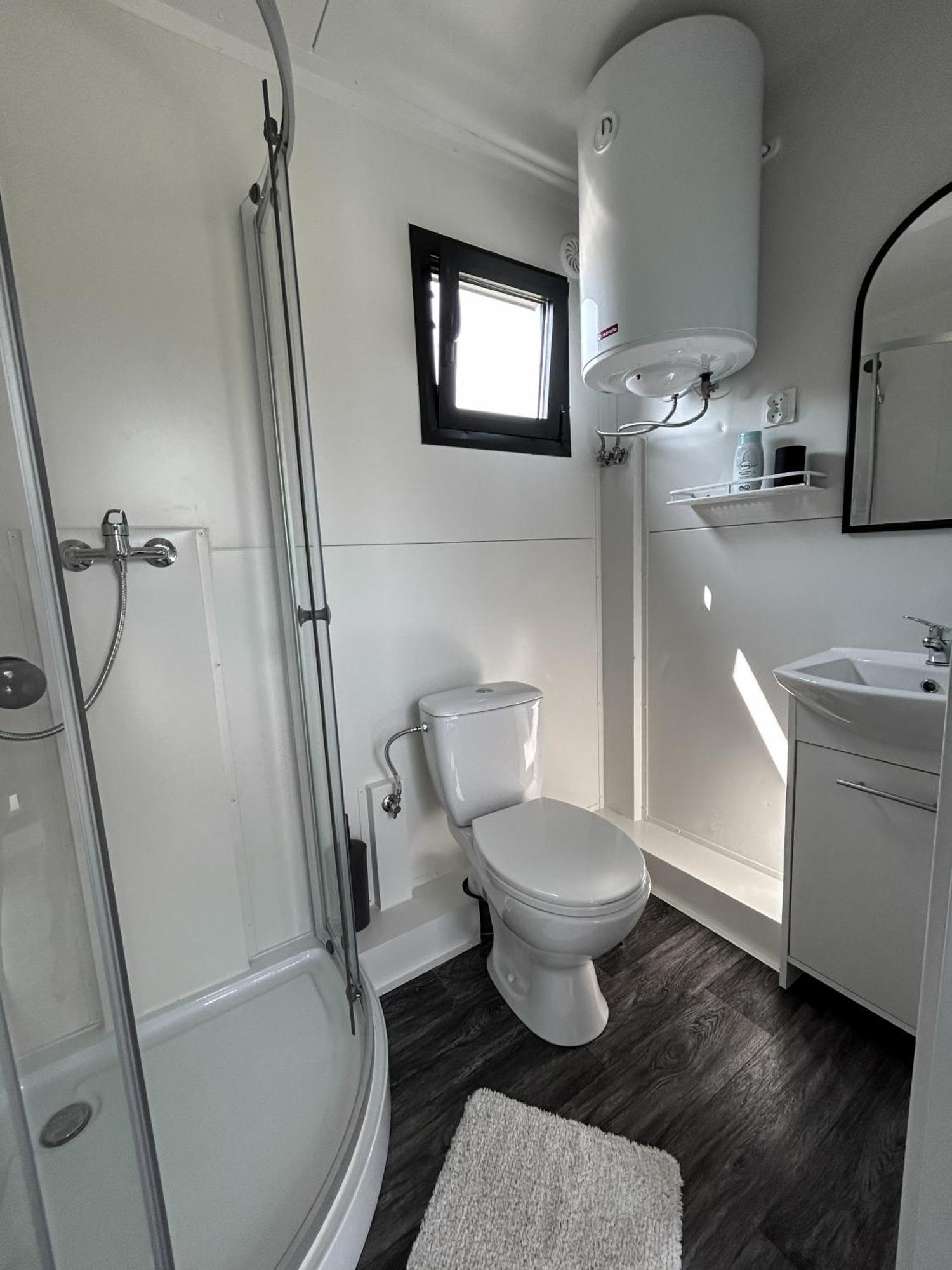 Апартаменты Tiny House Mezi Sklepy Kobyli Экстерьер фото